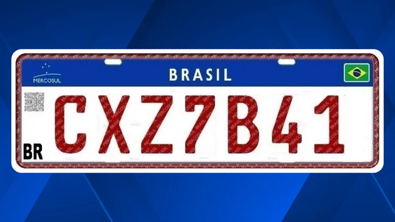Placa Mercosul comercial, com letras vermelhas